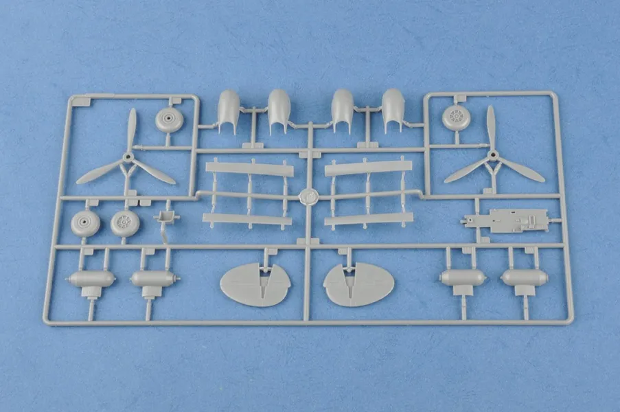 Plastic model P-38L-5-L0 Lightning American combat aircraft