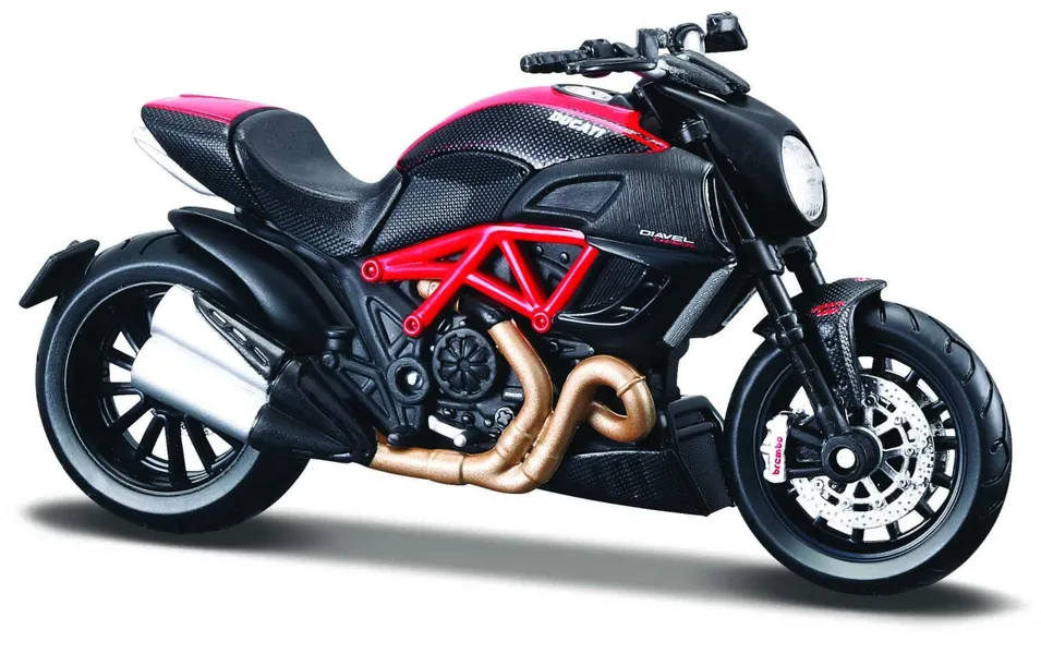 Metal model Ducati Diavel Carbon z podstawką 1/18