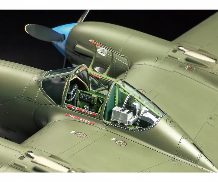 Plastic model Lockheed P-38 F/G Lightning