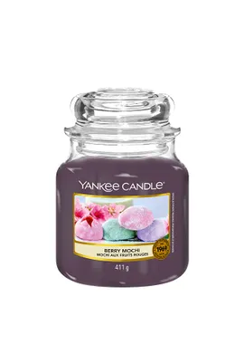 Aromatic candle Classic medium Berry Mochi 411 g