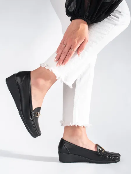 Black women's moccasins with buckle