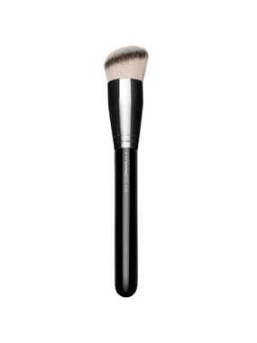 Makeup brush 170 (Synthetic Rounded Slant Brush)