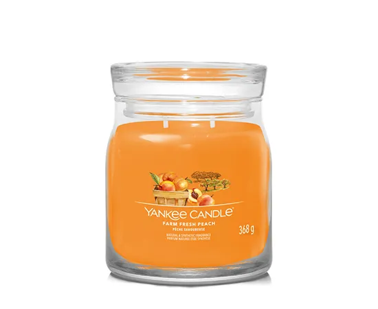 Aromatic candle Signature glass medium Farm Fresh Peach 368 g