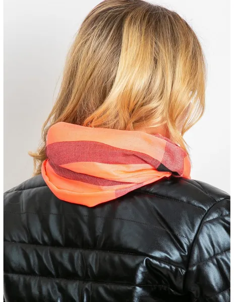 Fluo pink plaid scarf.