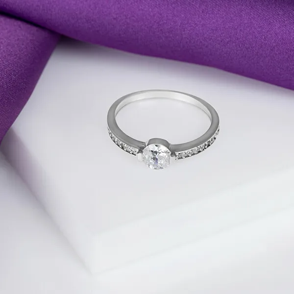 Charming silver ring with zircons RI024W