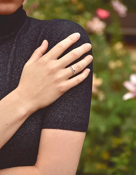 Gentle ladies' ring made of white gold with crystals 229 001 00857 07