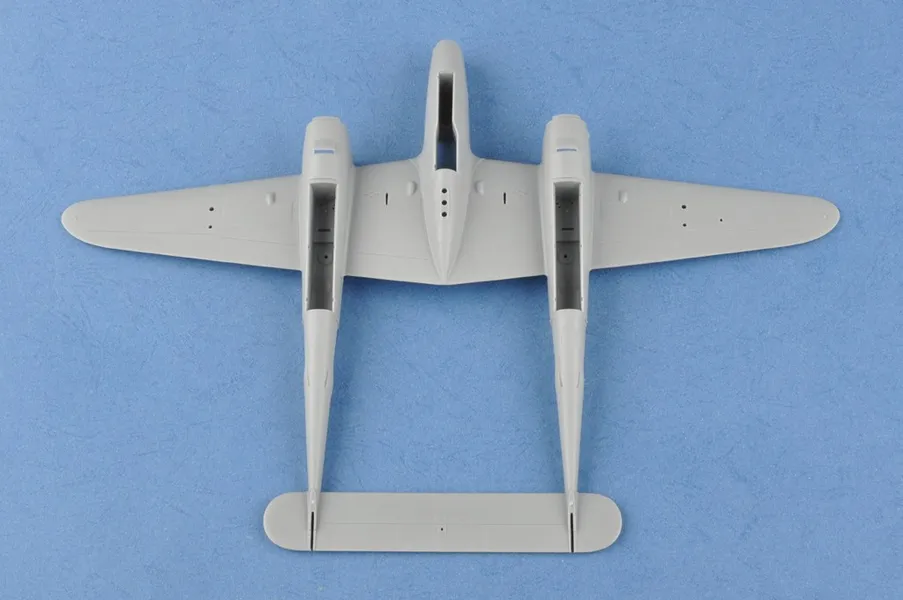 Plastic model P-38L-5-L0 Lightning American combat aircraft