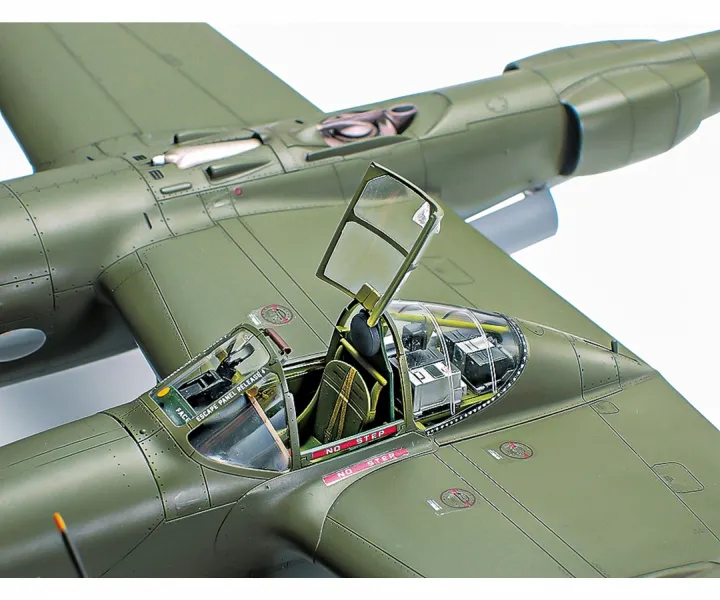 Plastic model Lockheed P-38 F/G Lightning