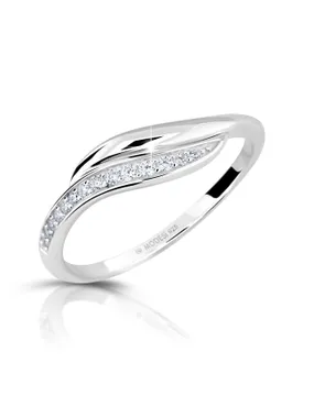 Elegant silver ring with zircons M00210