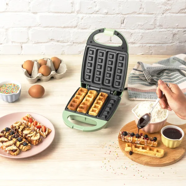 Petra PT5419NGRVDE Stick Waffle Maker, Green