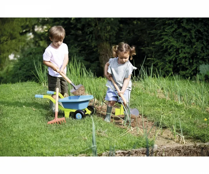 Wheelbarrow with accessories mix