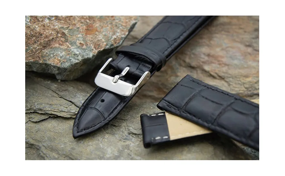 Padded strap with alligator motif AK1306.01