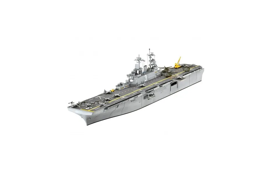Plastic model US Navy Assault Carrier 1/700