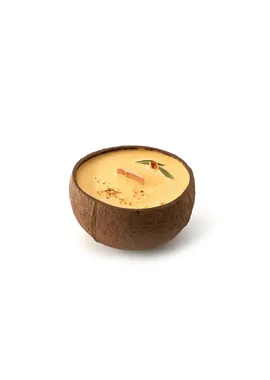 Candle in coconut - scent of orange & tangerine