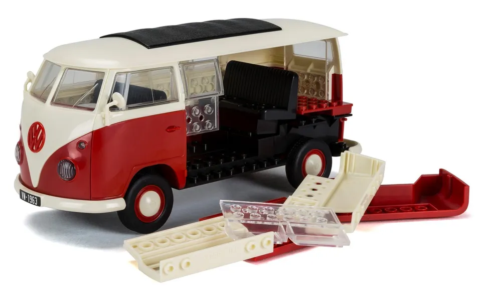 Plastic model QUICKBUILD VW Camper Van red