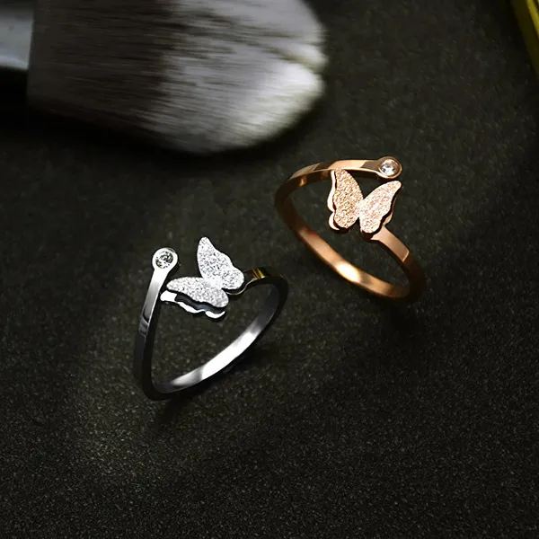 Romantic steel ring with butterfly