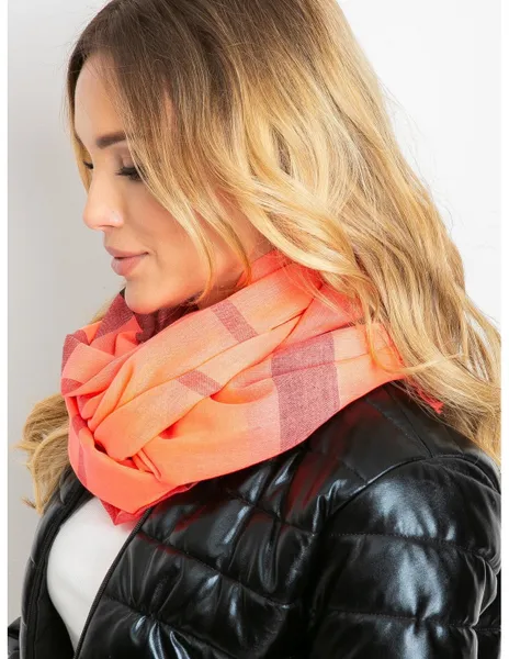 Fluo pink plaid scarf.