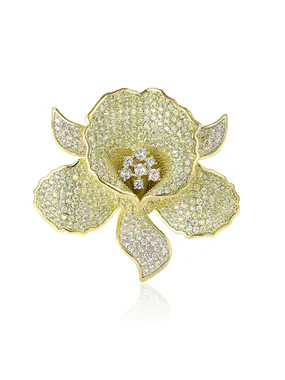 Luxurious Gold-plated Flower-Shaped Brooch Gold