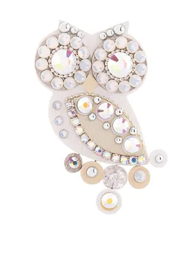 Charming little owl brooch white-beige