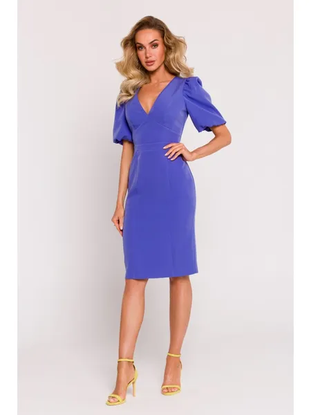 M779 Dress with a neckline and a strongly marked waist - light purple