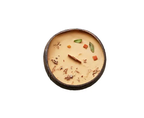 Candle in coconut - Santalwood & Tangerine scent 500 g