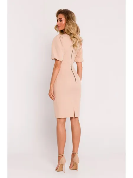 M779 Dress with a neckline and a strongly marked waist - beige