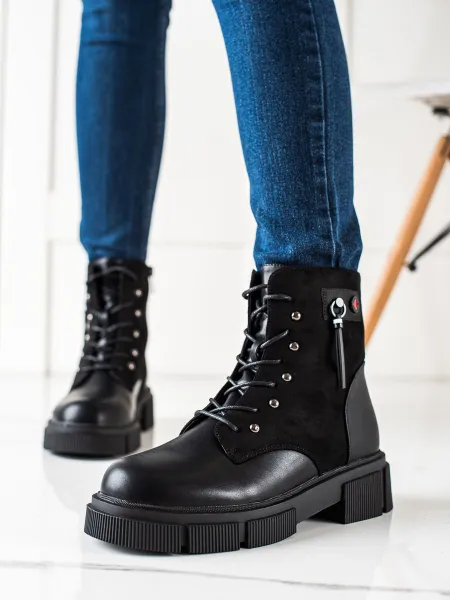 Lace-up boots on the Potocki platform