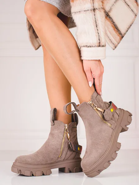 Women's boots on the Shelovet platform