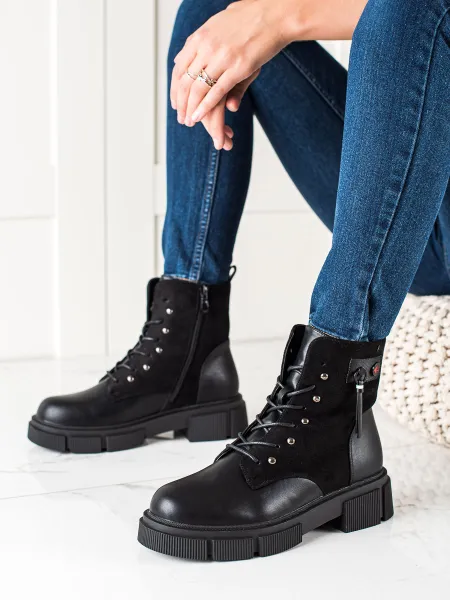 Lace-up boots on the Potocki platform